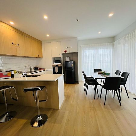 Central Modern 3-Bedroom,3- Bathroom House With Patio And Carpark- Lower Hutt City Centre Buitenkant foto