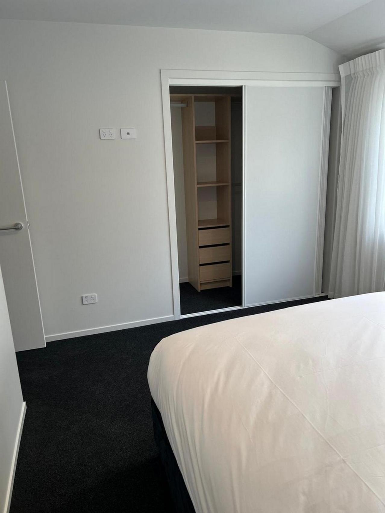 Central Modern 3-Bedroom,3- Bathroom House With Patio And Carpark- Lower Hutt City Centre Buitenkant foto