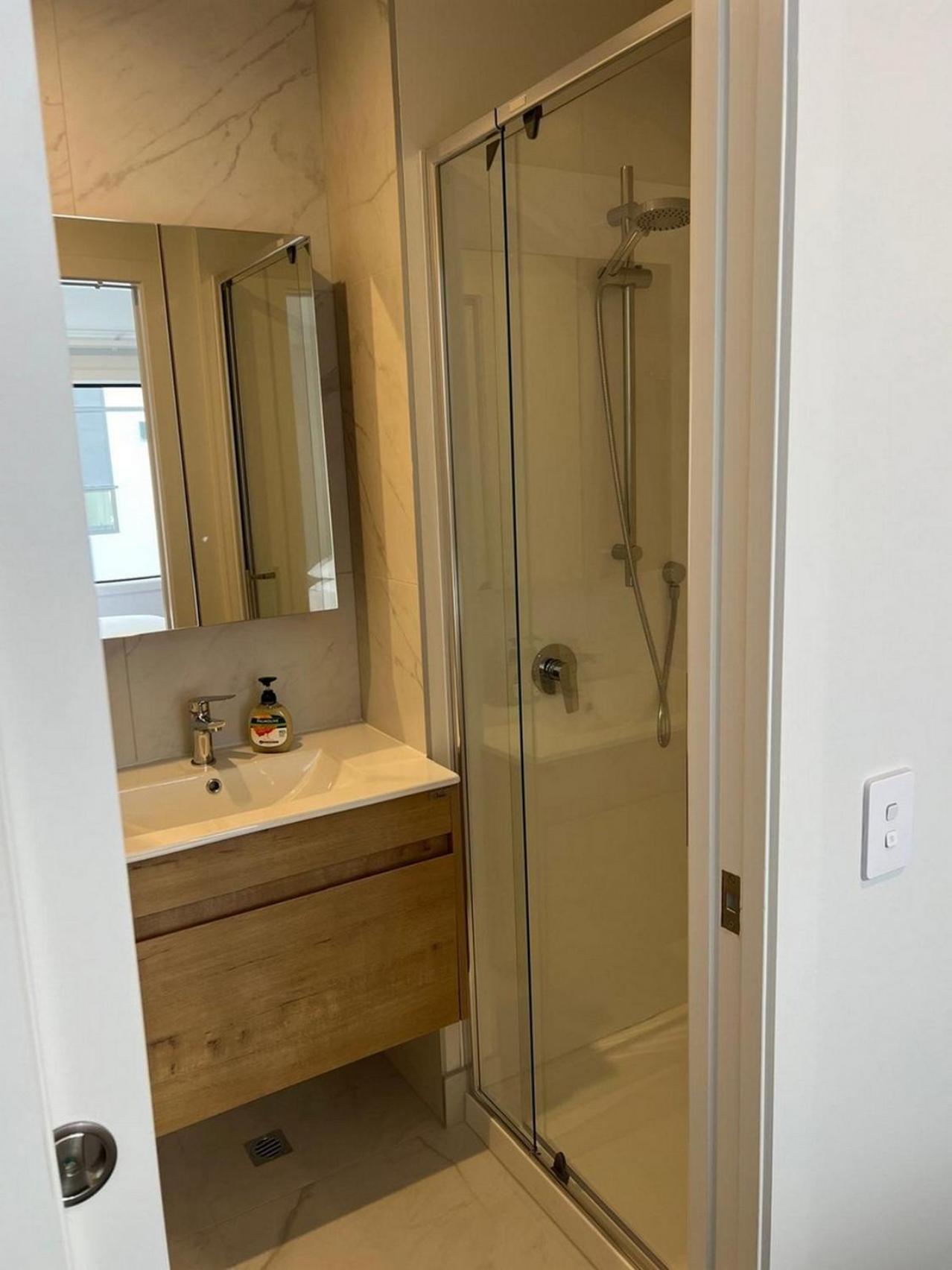 Central Modern 3-Bedroom,3- Bathroom House With Patio And Carpark- Lower Hutt City Centre Buitenkant foto