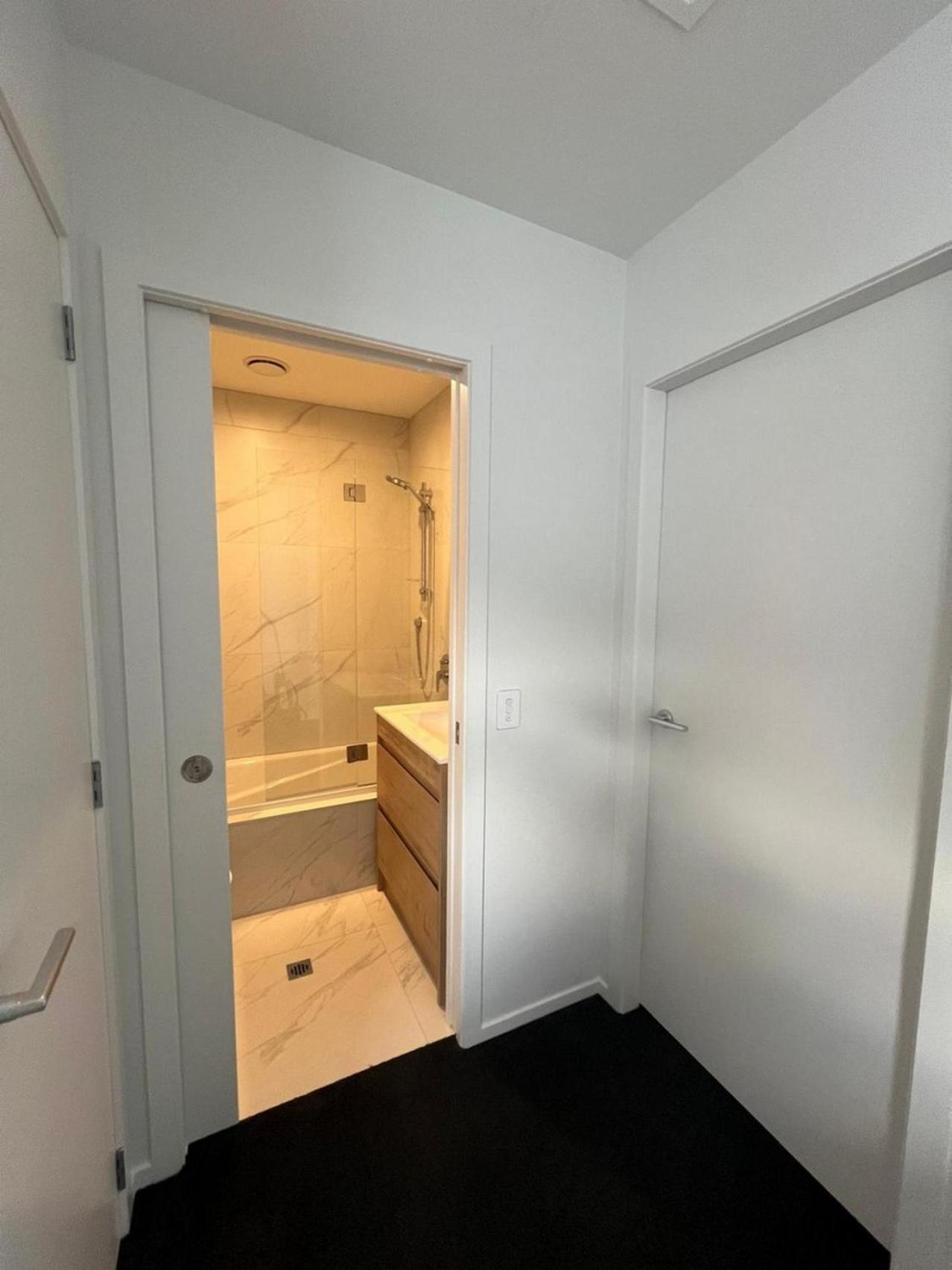 Central Modern 3-Bedroom,3- Bathroom House With Patio And Carpark- Lower Hutt City Centre Buitenkant foto