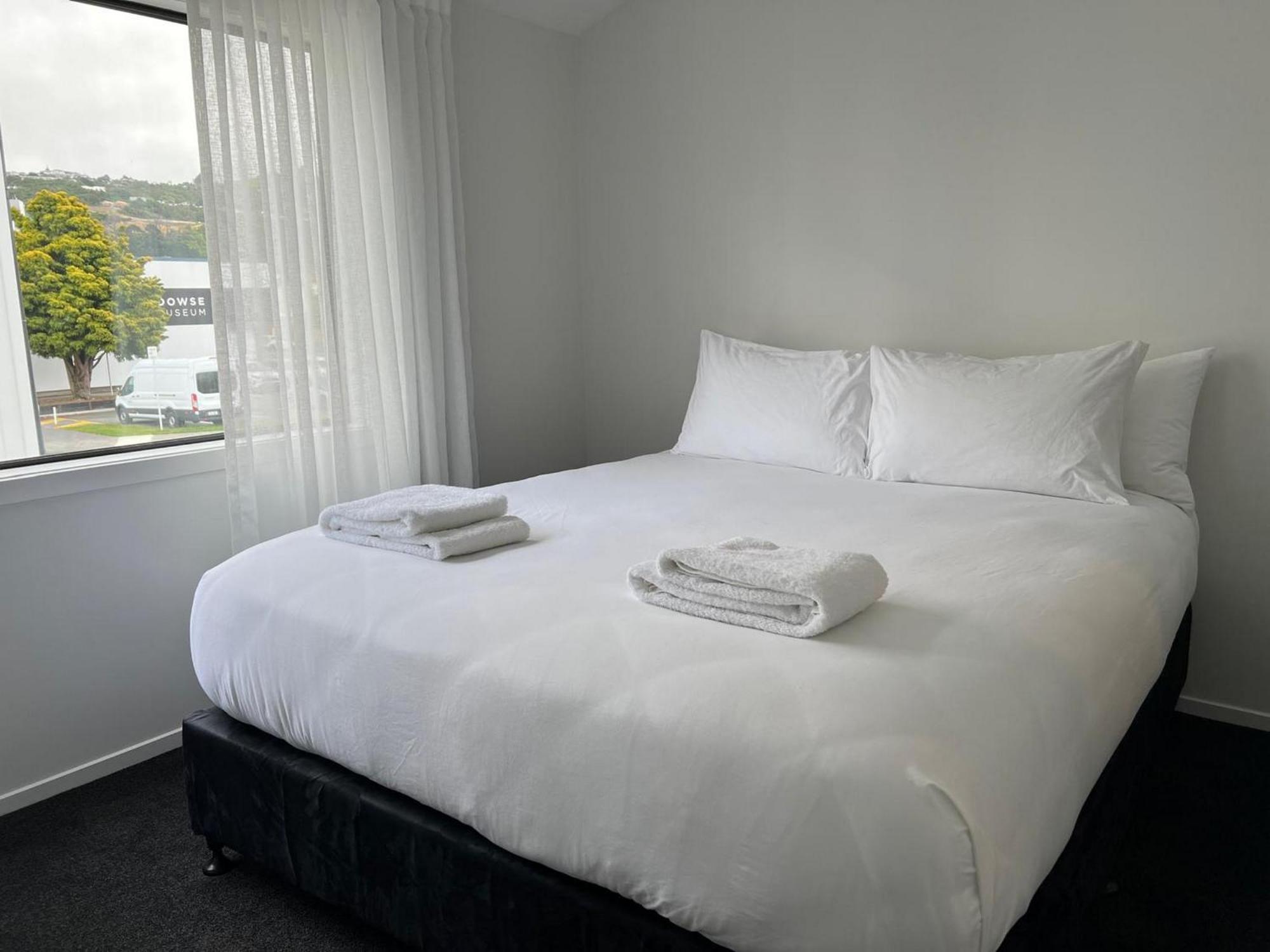 Central Modern 3-Bedroom,3- Bathroom House With Patio And Carpark- Lower Hutt City Centre Buitenkant foto