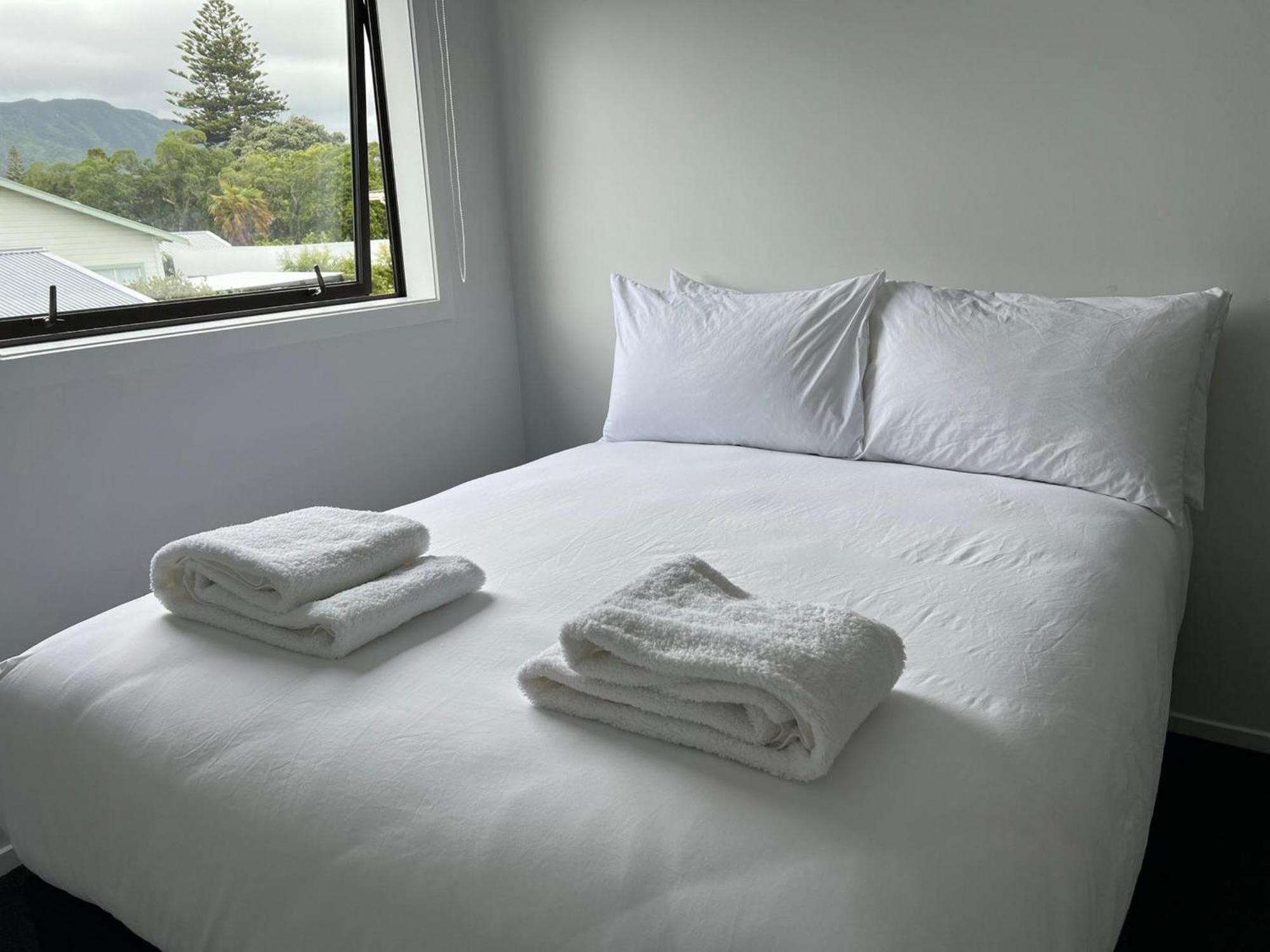 Central Modern 3-Bedroom,3- Bathroom House With Patio And Carpark- Lower Hutt City Centre Buitenkant foto