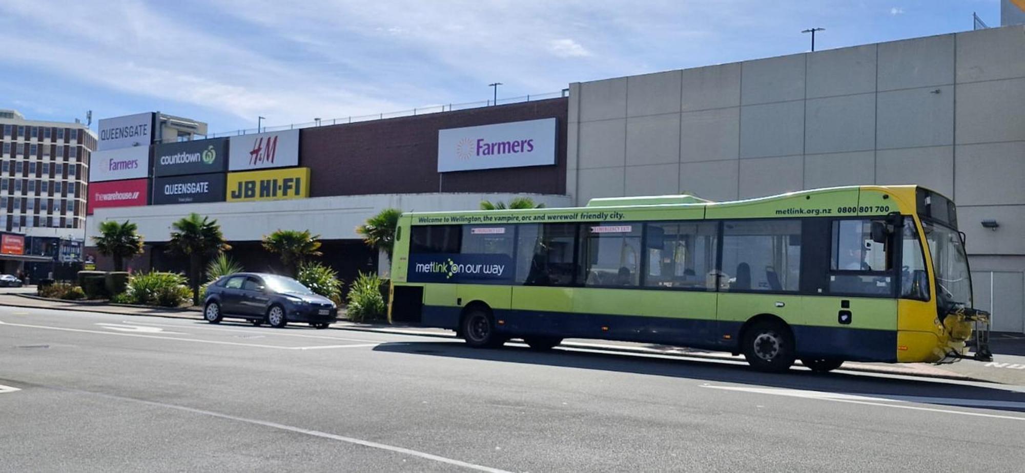 Central Modern 3-Bedroom,3- Bathroom House With Patio And Carpark- Lower Hutt City Centre Buitenkant foto